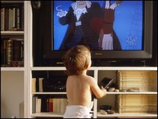 La TV tiene un impacto en el desempeño escolar y en los hábitos de salud del niño.